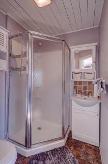 Modern Winnipesaukee Lake Front Retreat (Venice) - Alton - 3