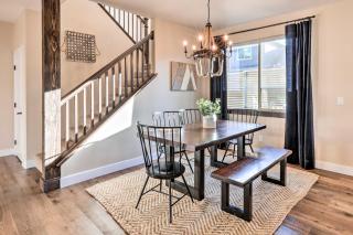 Modern Flagstaff Retreat with Fire Pit and EV Charger! - Flagstaff - 3