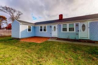 Downtown Beach Cottage - West Yarmouth - 0
