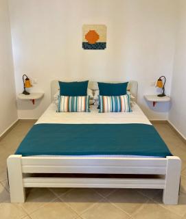 SYROU LOTOS Studios & Apartments - Kini - 3