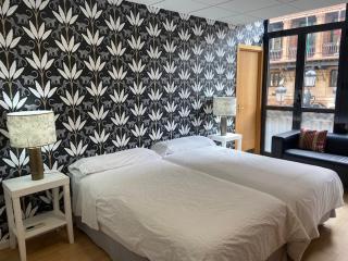 Apartamentos Avenida - Seville - 7