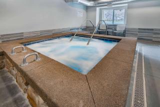 Microtel Inn & Suites by Wyndham Georgetown Lake - Georgetown - 1