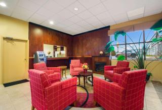 Suburban Studios Buffalo Airport - 5