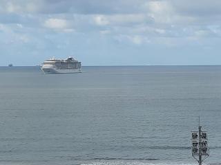 Apartamento amplo e charmoso, frente ao mar. - 3