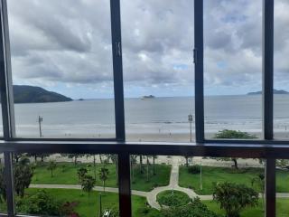 Apartamento amplo e charmoso, frente ao mar. - 9