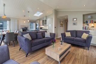 Sandpiper - Luxury Lodge, Close to Beach, Pet Friendly - Penally - 0