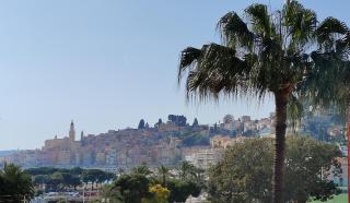 MENTON BORD DE MER Studio calme avec balcon, Ascenseur, Climatisation, Ideal location quiet near sea, balcony, elevator, AC - Mentone - 4