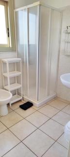 MENTON BORD DE MER Studio calme avec balcon, Ascenseur, Climatisation, Ideal location quiet near sea, balcony, elevator, AC - Mentone - 7