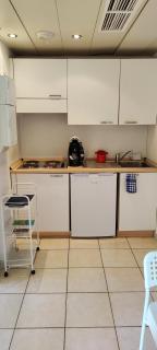 MENTON BORD DE MER Studio calme avec balcon, Ascenseur, Climatisation, Ideal location quiet near sea, balcony, elevator, AC - Mentone - 5