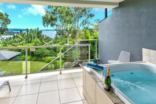 Blue Water Views Apartments - 8