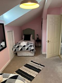 The Wing at Brook Hall nr York & Leeds - FREE hot tub - Tadcaster - 1