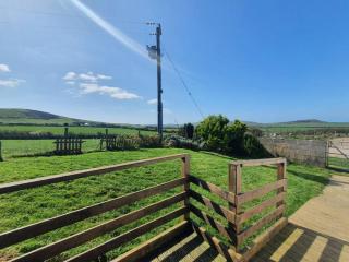 On farm Chalet, sleeps 6, Rhoshirwaun - Aberdaron - 0