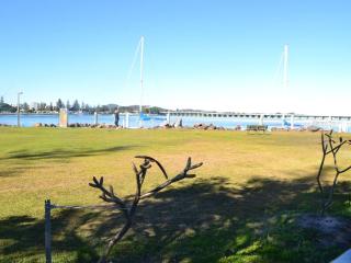 2 Rockpool Road - Tuncurry - 5