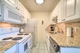 Coastal Condo with Dock Access, 2 Miles to Beach! - Corpus Christi - 2