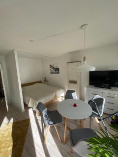 Ruhige Wohnung mit Parkplatz, charmantes Viertel - Kassel - 7
