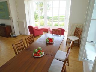 Villa in Primel with Sea View and Beach Access - 4