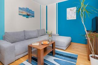 Villa 4 Pory Roku by Noclegi Renters - Jastrzębia Góra - 1