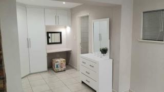 Feather Self Catering Accommodation - 6