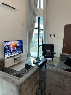 Five BEDROOMS RESIDENTIAL HOME WITH FREE WIFI - 3