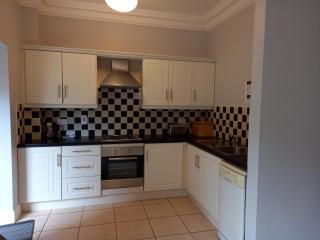 Town Square Holiday Homes - Lisdoonvarna - 4