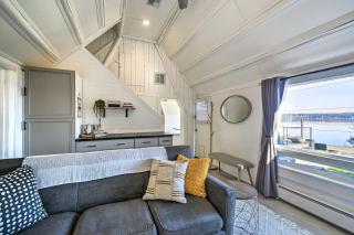 Puget Sound Cabin with Hot Tub and Water Views! - Bremerton - 4