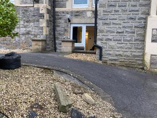 Westons Hideaway, 2 Bed, Free Parking, 6 mins walk to beach, - 6