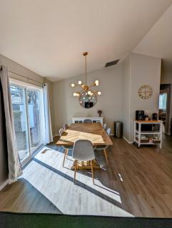 Contemporary 2-Bedroom Close to Downtown, Dining - 7