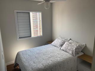 Apartamento decorado 50 metros da praia - Praia Grande - 6