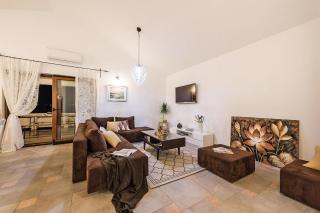 Villa in Rovanjska with Swimming Pool - Rovanjska - 4