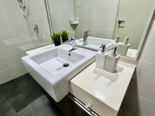 Royale Cottage Midvalley Netflix Pools 4 pax - Johor Bahru - 3