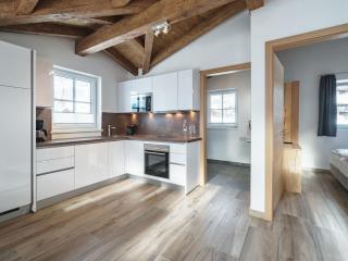 Sunny holiday home with sauna in Piesendorf - Piesendorf - 3