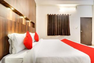 Hotel Pacific Inn - 2