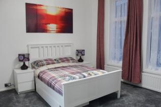 2 bed 1st floor Apartment-own entrance & parking - Portsmouth - 1