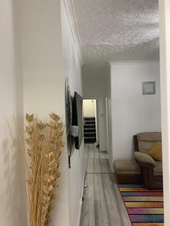 2 bed 1st floor Apartment-own entrance & parking - Portsmouth - 4
