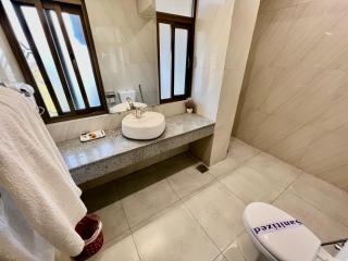 Shelton's Ambassador - Islamabad - 9