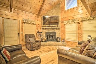 Wraparound Deck and Hot Tub Cabin in Sevierville - Sevierville - 7