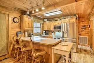 Wraparound Deck and Hot Tub Cabin in Sevierville - Sevierville - 4