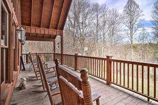 6 Mi to Great Smoky Mtns Quiet Cabin with Hot Tub - 0