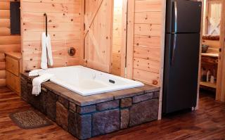 Cricket Hill Treehouse C by Amish Country Lodging - Millersburg - 4
