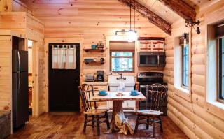 Cricket Hill Treehouse D by Amish Country Lodging - Millersburg - 7