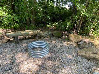Cricket Hill Treehouse D by Amish Country Lodging - Millersburg - 3