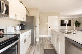 ENTIRE 2 BEDROOM APARTMENT DOWNTOWN - u3 - Waterloo - 5