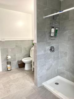 3BR Gem Near Falls-Sleeps 6 Comfortably - Niagara Falls - 8