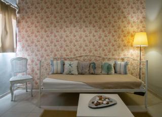 Golden Sun Boutique - Malia - 1