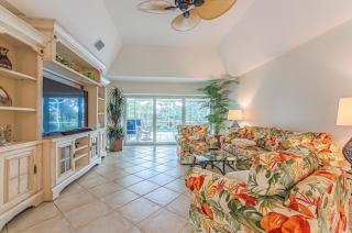 Exclusive Villa - Lakeside, 4 Minutes to Private Beach - 5