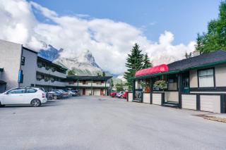 The Drake Inn - Canmore - 9