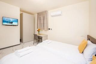 Atlantis Holiday Suites - 1