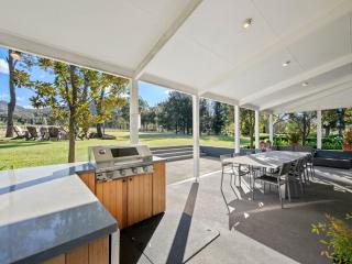 Brokenback Vineyard Luxe Homestead at Oakvale Wines - Pokolbin - 3