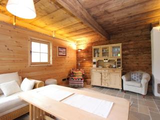 Chalet on the ski slope in St Johann in Tyrol - Apfeldorf - 3