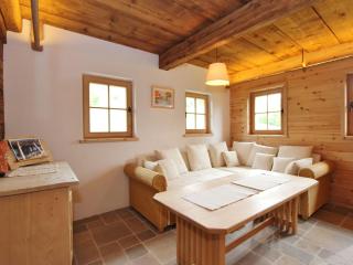 Chalet on the ski slope in St Johann in Tyrol - Apfeldorf - 4